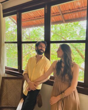 Jankee Parekh Instagram - Susegad Max whilst listening to Frank Sinatra & Anuv Jain, chomping on poi and some chocolate cake, drinking some local beer and hanging out with some fav peepz celebrating life and a birth day at the gorgeous and serene @lussostays_ 

Much like home away from home but home 💚