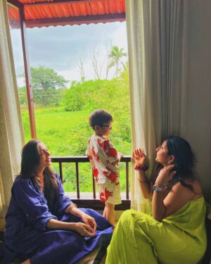 Jankee Parekh Instagram - Susegad Max whilst listening to Frank Sinatra & Anuv Jain, chomping on poi and some chocolate cake, drinking some local beer and hanging out with some fav peepz celebrating life and a birth day at the gorgeous and serene @lussostays_ 

Much like home away from home but home 💚