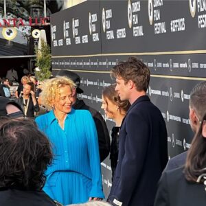 Jannis Niewöhner Instagram - Vielen Dank @zurichfilmfestival !

Hatten eine schöne Premiere bei euch mit #paulabeer, @katjariemann, #joelbasman und @lukas_miko_actor, @studio.hamburg.produktion und @majestic.film 

STELLA - EIN LEBEN von @kilian.riedhof ist ein starker, heftiger film mit starken Bildern von #benedictneuenfels, mit Paula Beer die großartig ist als Stella Goldschlag und kommt am 18.01.24 ins Kino. 

Vielen Dank @sarahsharonkarsten und @gucci 🙏

😘