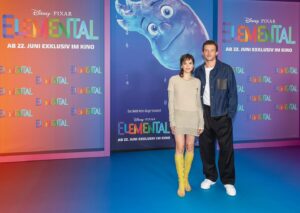 Jannis Niewöhner Instagram - Wer war im Kino? 

#elemental 

Danke @sarahsharonkarsten und @mcahammer 😘 
und @disneydeutschland