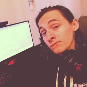 Jared Gilmore Instagram - I am live on this place called @twitch link to my channel in bio, come watch as we grind to 80 one last time before #borderlands3