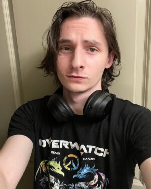 Jared Gilmore Instagram - Been struggling with anxiety a lot lately, but trying to stay positive. Keeping up with streaming and trying to post more on social media. Speaking of social media, I set up a TikTok. Not sure just how much I’ll post there yet but let’s just jump right into it! Huzzah! Link in bio!

#onceuponatime #jaredgilmore #henrymills #tiktok #twitch #streamer #actor #huzzah