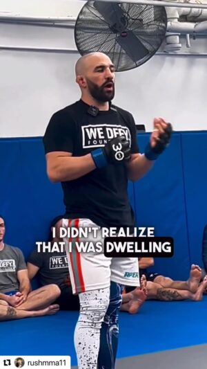 Jared Gordon Instagram - I cried like a little b$#ch 😂
.
.
.
#mma #ufc #sober

🎥 credit: @rushmma11
