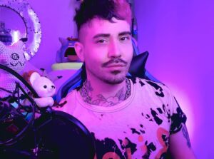 Jaremi Carey Instagram - 💗🖤🧁🖤💗

Come celebrate my #birthday with me on @Twitch!

Link in bio!