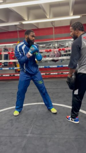 Jaron Ennis Instagram - Staying sharp 😈😮‍💨 with auntie @boxingrell
@onlyfans