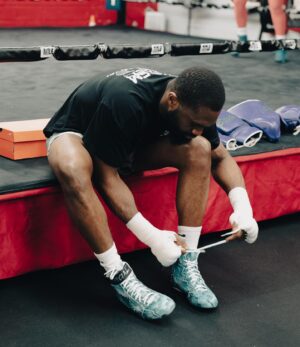 Jaron Ennis Instagram - EVERYBODY WANTS TO FIGHT UNTIL ITS TIME TO SIGN THAT CONTRACT & FIGHT! 🥱 #PIACTOUR😮‍💨 #CBG #CAMPMODE😈
@onlyfans