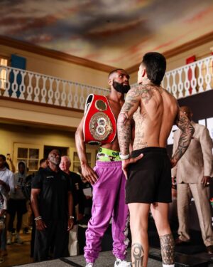 Jaron Ennis Instagram - 145.5 ⚖️💪🏾🔪🆙 🤫😈 I can’t wait 🥶Another day another dollar 😉#TeamEnnis #LetsGetIt❗️Tune In tomorrow at 9:30pm #DontWantToMiss 😮‍💨
#Showtime📺🤪
#EnnisVilla 
#MainEvent 
#TeamEnnis 🐺⚰️
#AndStill🤴🏾💫
#Undefeated 
#LLJJ 👴🏾❤️ 
@tahstones : 📸
@onlyfans