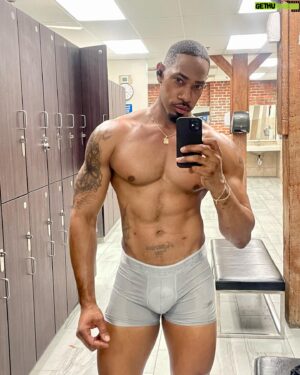 Jarrell Hargraves Instagram - They should call Me Dr. Miami Bcuz I Body dem!! 💪🏽❤️‍🔥🏆 💍 

#mensfitness #menshealth #healthandfitness #model #malemodel #eplorepage #worldwide #london #paris #la #nyc #selflove