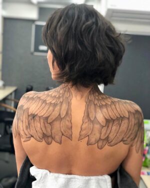 Jasmin Gerat Instagram - Coming Up soon 👻 #neuesabenteuer #work
#maskenprobe #tattoos  #ibelieveicanfly
