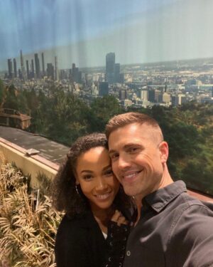 Jasmine Mathews Instagram - I’ve been so focused on the vision and the steps to get “there” that I’ve never fully taken the time to appreciate it all, where I am, what it has taken to get here. Cue almost two months of self-quarantine and a lot of reflection and self-confrontation lol. I don’t think I’ve ever been so excited to see myself on tv! There’s something very special about being able to share my soul with you all especially during a time like this when we’re all vulnerable and moving through. This episode of @therookieabc tonight demanded more of me in every way. And now that I’m on the other side, I’m just in awe and am so grateful for the opportunities of growth and the heightened level of Being this show has gifted me. And to be able to do it alongside this amazing guy... Story time! We were taking some social media photos as you can see up above and idk if you know but I’m an average sized height 😉 and Eric is a giant. I told him I felt like an Oompa Loompa standing next to him in these photos and he so graciously bent down, making me look even smaller and him still great 😑. What a guy! An all new, intense episode of @therookieabc is happening tonight, you do not want to miss the drama! 🤭