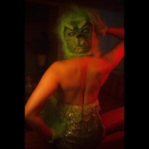 Jasmine Pierce Instagram - She’s a mean one…

📸: @jessnursephotography 
👗: @sheadaspinstudio 

Merry Christmas
💚 #TheGrinch