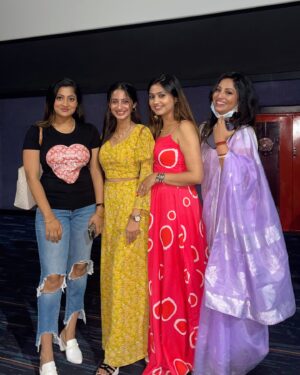 Jasmine Rath Instagram - O town beauties at Chandrabanshi special screening ❤️

Congratulations to the entire team for making such an amazing movie . Must watch . Book your tickets now 😃

@poonammishraofficial @lipssamishrra @prittttam @jasmine_rath @the_rajrajesh @akashdasnayakofficial @misrausasi @prativa.panda.9 @_sritamdas @rishi_actor_official @tapassargharia