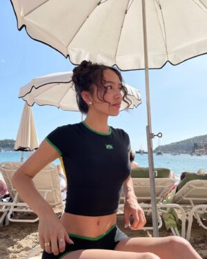 Jasmine Vega Instagram - lost this shirt right after.. if anyone finds it lmk