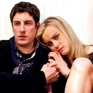 Jason Biggs Instagram - Ten years ago yesterday Orange Is The New Black premiered.

“It’s a streaming series,” my agent said to me. “From Netflix.” 

“The DVD company?” I asked, flummoxed. “And what do you mean, ‘streaming’?”

“It’s from Jenji Kohan,” she responded, making my questions no longer important. 

Of course, @netflix and @ijnej would go on to create a breathtaking show, and they allowed me to play a small but important role in its early seasons, a role I will cherish always. A role I am beyond grateful to have had the opportunity to play.

What an amazing cast, with some of the most incredible women I have ever come across, put together by the incomparable @jennifer_euston_casting . 

What an amazing creative team, led by the genius @ijnej with @ttobie and so many amazing writers and directors for literally EVERY episode (Jodie Foster WHAT). 

What an amazing book by @piperkerman. Thank you for your story. 

Thank you Jenji, thank you Netflix, thank you FANS, thank you entire Orange Fam, and Happy 10 Years! 

#OITNB #LarryBloom #fuckyoularry