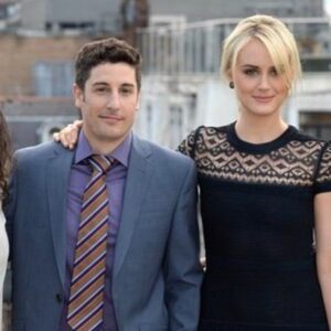 Jason Biggs Instagram - Ten years ago yesterday Orange Is The New Black premiered.

“It’s a streaming series,” my agent said to me. “From Netflix.” 

“The DVD company?” I asked, flummoxed. “And what do you mean, ‘streaming’?”

“It’s from Jenji Kohan,” she responded, making my questions no longer important. 

Of course, @netflix and @ijnej would go on to create a breathtaking show, and they allowed me to play a small but important role in its early seasons, a role I will cherish always. A role I am beyond grateful to have had the opportunity to play.

What an amazing cast, with some of the most incredible women I have ever come across, put together by the incomparable @jennifer_euston_casting . 

What an amazing creative team, led by the genius @ijnej with @ttobie and so many amazing writers and directors for literally EVERY episode (Jodie Foster WHAT). 

What an amazing book by @piperkerman. Thank you for your story. 

Thank you Jenji, thank you Netflix, thank you FANS, thank you entire Orange Fam, and Happy 10 Years! 

#OITNB #LarryBloom #fuckyoularry