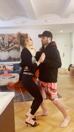 Jason Biggs Instagram - I had the weirdest Valentine’s Day date.  @jennymollen