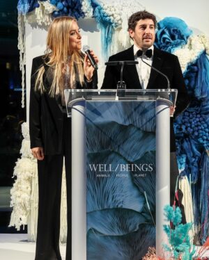 Jason Biggs Instagram - This purpose of this post is twofold: one, I would like to point your charitable attention on this giving Tuesday to a wonderful organization called @wellbeingscharity , for whom @jennymollen and I had the pleasure of hosting their annual gala this past week. They are entirely focused on putting their energy and money towards animal and environmental causes. Two, I look damn good in a bow tie. Enjoy. 
@brehschultz @amandahearst