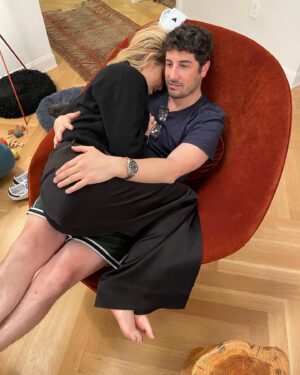 Jason Biggs Instagram - We survived working together. Thank you to everyone on set who had to also be married to us.