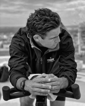 Jason Fernández Instagram - Elegance and optimum performance with the new T-touch Connect Sport 
 ‘Dwell on the beauty of life. Watch the stars, and see yourself running with them.’ M.A

#tissot #ttouch #connectedwatch