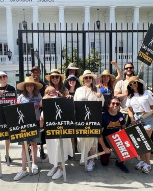Jason George Instagram - Caught up with some of my favorite #witches on the #strike line today

#muchlove @lizdeancasting @jennadewan @rachelboston @madchenamick #maggiefriedman 

#sagaftrastrong #sagaftrastrike