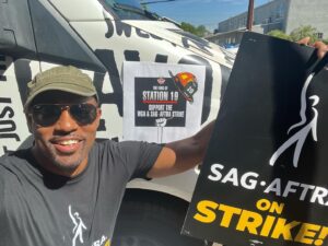 Jason George Instagram - Who has the best #fans in the world!?!

Love that you all get it

Love that you support us

Even when it hurts

#thanks for the #icecream truck

#muchlove
#sagaftrastrong 
#sagaftrastrike