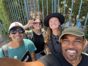 Jason George Instagram - Who has the best #fans in the world!?!

Love that you all get it

Love that you support us

Even when it hurts

#thanks for the #icecream truck

#muchlove
#sagaftrastrong 
#sagaftrastrike