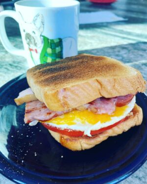 Jason Priestley Instagram - I thought this one was worth sharing… #breakfastofchampions Hope y’all are enjoying the Holidays so far!