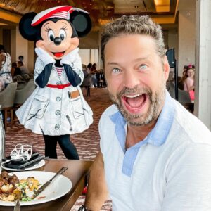 Jason Priestley Instagram - #fbf to that time #minniemouse showed up at our breakfast! @waltdisneyworld #waltdisneyworld50thanniversary