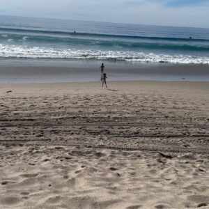 Jason Thompson Instagram - Perfect winter weekend. Btw, #4-Coco packed her own bag and set her own vibe.