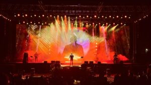 Javed Ali Instagram - What a spectacular audience we had last night! indore see you soon ❤️
.
.

@btwitschetan @yog_meher @riyakulkarni14 @lateshparabmusic @dhananjaywabale @rohann_197 @anupshankar_official @manishbassman @musical_ameya @ronnys1990 @ashwin.rokade_official 
.
.
#javedali #javedali4u #liveconcert