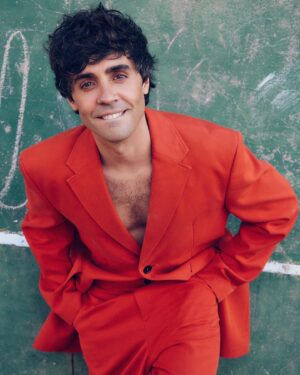 Javier Ambrossi Instagram - 🧡💚🤎💙

Os queremos @shangaycom 

@carlosvillarejo 
@noeminohales 
@franmarto