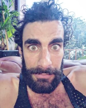 Javier Jattin Instagram - Aunque la situación se ponga peluda. Tu sigue adelante. 

#Influencer #motivación