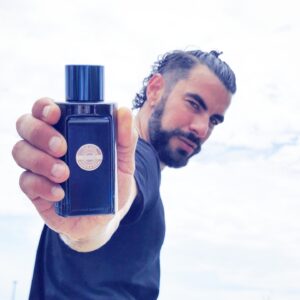 Javier Jattin Instagram - Convertirte en un ícono, está en tus manos!

@antoniobanderasoficial
#AntonioBanderasPerfumes
#theICONattitude