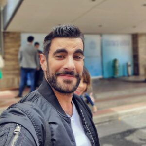 Javier Jattin Instagram - Detrás de todo buen personaje, hay una gran compañera. 
Gracias @laandregomez 
.
.
Le juro que luego nos tomamos una foto juntos 
Jajajaj