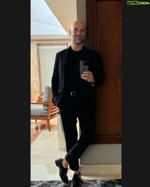 Javier Poza Instagram - Black