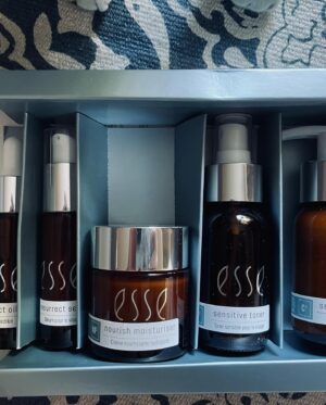 Jay Anstey Instagram - Something just for Mom.

My favourite skincare brand is doing a #30DayRewild month in Feb (my birthday month) So I’m joining them on this journey! 

I love skincare and more importantly the importance of microbiome and probiotics of the skin. I’ve always spoken about good gut health so it’s only fitting that I take it to the skin too! 

You can buy your own 30 day pack at an Esse Stockist (at 50% savings) and join me! And a huge bonus is that they’re vegan too!

I swear by this brand… so here’s to Happy rewilding! Will check in again in a few 👏🏼🥰 🍃 

#30DayRewild #rewilding #skincare #vegan #veganskincare