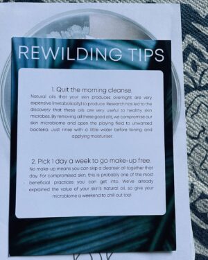 Jay Anstey Instagram - Something just for Mom.

My favourite skincare brand is doing a #30DayRewild month in Feb (my birthday month) So I’m joining them on this journey! 

I love skincare and more importantly the importance of microbiome and probiotics of the skin. I’ve always spoken about good gut health so it’s only fitting that I take it to the skin too! 

You can buy your own 30 day pack at an Esse Stockist (at 50% savings) and join me! And a huge bonus is that they’re vegan too!

I swear by this brand… so here’s to Happy rewilding! Will check in again in a few 👏🏼🥰 🍃 

#30DayRewild #rewilding #skincare #vegan #veganskincare