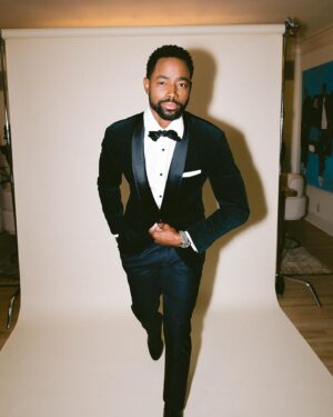 Jay Ellis Instagram - @vanityfair 🏆

Full look: @brunellocucinelli_brand 
Styled by: @jasonbolden 
Photos by: @sarah_partain