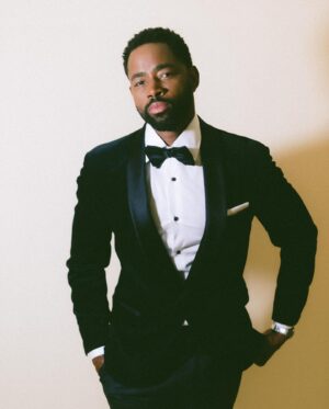 Jay Ellis Instagram - @vanityfair 🏆

Full look: @brunellocucinelli_brand 
Styled by: @jasonbolden 
Photos by: @sarah_partain