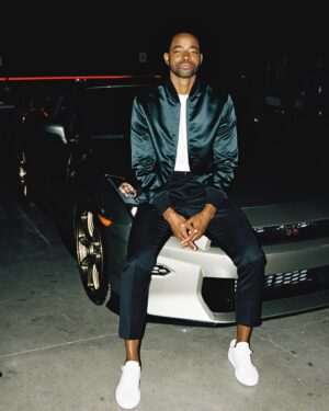 Jay Ellis Instagram - This is what happens when they let me around a bunch of cars… please believe I tried to drive all of em’ @nissanusa #NissanPartner