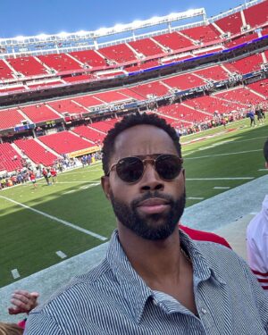 Jay Ellis Instagram - When the squad goes three and ohhhhhh 🏈

Thanks @levis for a great night of football with the boys! #49ers
