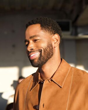 Jay Ellis Instagram - Walkin’ on air w/ @hermes. Thank you for a beautiful night amongst the clouds.