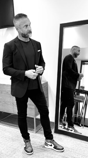 Jay Harrington Instagram - HUGE THANKS to @kithoover @mariolopez and the entire crew at @accesshollywood for having me!!! we talked a little @swatcbs and a little @rocknpies 
check it out tomorrow on @nbc 
👊🏼🍕👊🏼

@davinophotostudio