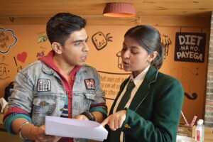 Jay Thakkar Instagram - Kaisi lagi Gullak Season-4 ke SURYANARAYAN aur SHILPI ki chemistry? Comments me bataaiye!😉♥️

Watch Gullak Season-4, Streaming Exclusively on Sony LIV App. 👨‍👨‍👦‍👦♥️

 #GullakSeaaon4 #Suryanarayan #SonyLiv #TVF #WebSeries #JayThakkar #Solanki