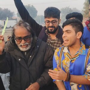 Jay Thakkar Instagram - Gone too soon sir, really can't believe this! 🥺
Just a week ago we met for the Dubbing of our upcoming movie Kapkapiii and even talked about how beautiful it has come out. Had I known that this would happen, I'd have really insisted you on spending more time with all of us. The way you loved me, directed me & encouraged me to perform my best, and the way you made us all laugh with your funny & cute puns, you'll never be forgotten. Thank you for making me a part of this beautiful journey in your life through Kapkapiii. I am sure you're resting in an eternal grace & the heaven just got a whole lot luckier & funnier with you around sir.
Forever in our hearts and always on our minds. Rest in Peace dear @sangeethsivan sir. ❤️