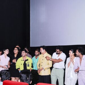 Jay Thakkar Instagram - Some sweet highlights from yesterday's Gullak Season-4 Screening! 
Do watch me as 'Suryanarayan' on Sony LIV & let me know how you like my 'jugaadu & quirky solutions' to each problem! 😉♥️

H.M.U.A.🧑‍🎤- @makeup.artist.anusha
🧥👖- @777zone 
👟- @converse

#JayThakkar #Suryanarayn #Screening #GullakSeason4 #CastandCrew #ActorDirector #TVF #WebSeries #Grateful #Blessed