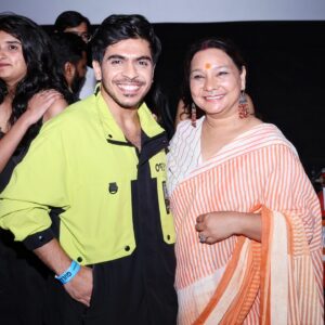 Jay Thakkar Instagram - Some sweet highlights from yesterday's Gullak Season-4 Screening! 
Do watch me as 'Suryanarayan' on Sony LIV & let me know how you like my 'jugaadu & quirky solutions' to each problem! 😉♥️

H.M.U.A.🧑‍🎤- @makeup.artist.anusha
🧥👖- @777zone 
👟- @converse

#JayThakkar #Suryanarayn #Screening #GullakSeason4 #CastandCrew #ActorDirector #TVF #WebSeries #Grateful #Blessed