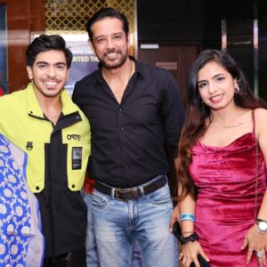 Jay Thakkar Instagram - Some sweet highlights from yesterday's Gullak Season-4 Screening! 
Do watch me as 'Suryanarayan' on Sony LIV & let me know how you like my 'jugaadu & quirky solutions' to each problem! 😉♥️

H.M.U.A.🧑‍🎤- @makeup.artist.anusha
🧥👖- @777zone 
👟- @converse

#JayThakkar #Suryanarayn #Screening #GullakSeason4 #CastandCrew #ActorDirector #TVF #WebSeries #Grateful #Blessed