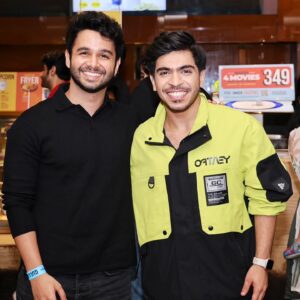 Jay Thakkar Instagram - Some sweet highlights from yesterday's Gullak Season-4 Screening! 
Do watch me as 'Suryanarayan' on Sony LIV & let me know how you like my 'jugaadu & quirky solutions' to each problem! 😉♥️

H.M.U.A.🧑‍🎤- @makeup.artist.anusha
🧥👖- @777zone 
👟- @converse

#JayThakkar #Suryanarayn #Screening #GullakSeason4 #CastandCrew #ActorDirector #TVF #WebSeries #Grateful #Blessed