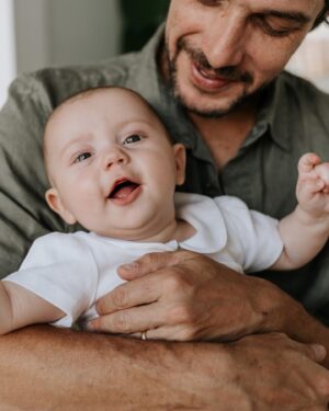 Jayme Matarazzo Instagram - Comemoramos 7 meses da Maria, nossa caçula que trouxe ainda mais luz para a família e diariamente nos ensina sobre o que é o amor. A cópia da mãe (ok eu concordo com vocês nisso) tão pequena e tão amada por todos.

Ansioso pra cada descoberta, cada
aprendizado seu, pra te ver crescer e viver essa vida toda com você ❤️

 📷 @babuskafotografia